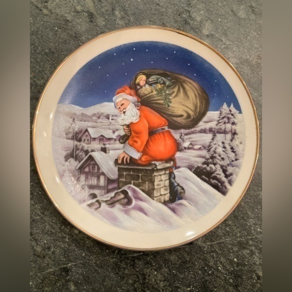 Hand Crafted Ceramic Plate Santa Claus On Roof Chimney Christmas Plate